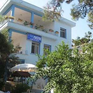 Konukevi Mavi Pension, Ayvalı